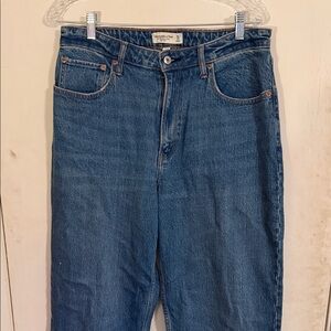 Abercrombie & Fitch The 90s Relaxed Jean High Rise Curve Love